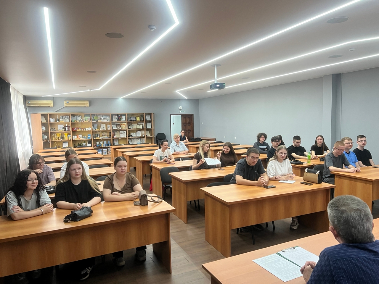 В ФБУ «Краснодарский ЦСМ» прошла профориентационная экскурсия для студентов